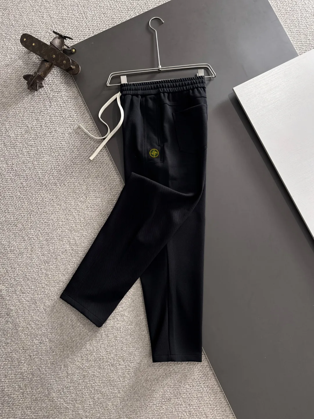 Next day shipping P360 Stone Island 2025 new autumn elastic band casual pants, thick counter-customized fabrics, high breathability and comfort, impeccable details, brand element design concept, reflecting high quality. It feels delicate and soft! It presents a casual cut and the upper body shape is great! Size: M-4XL